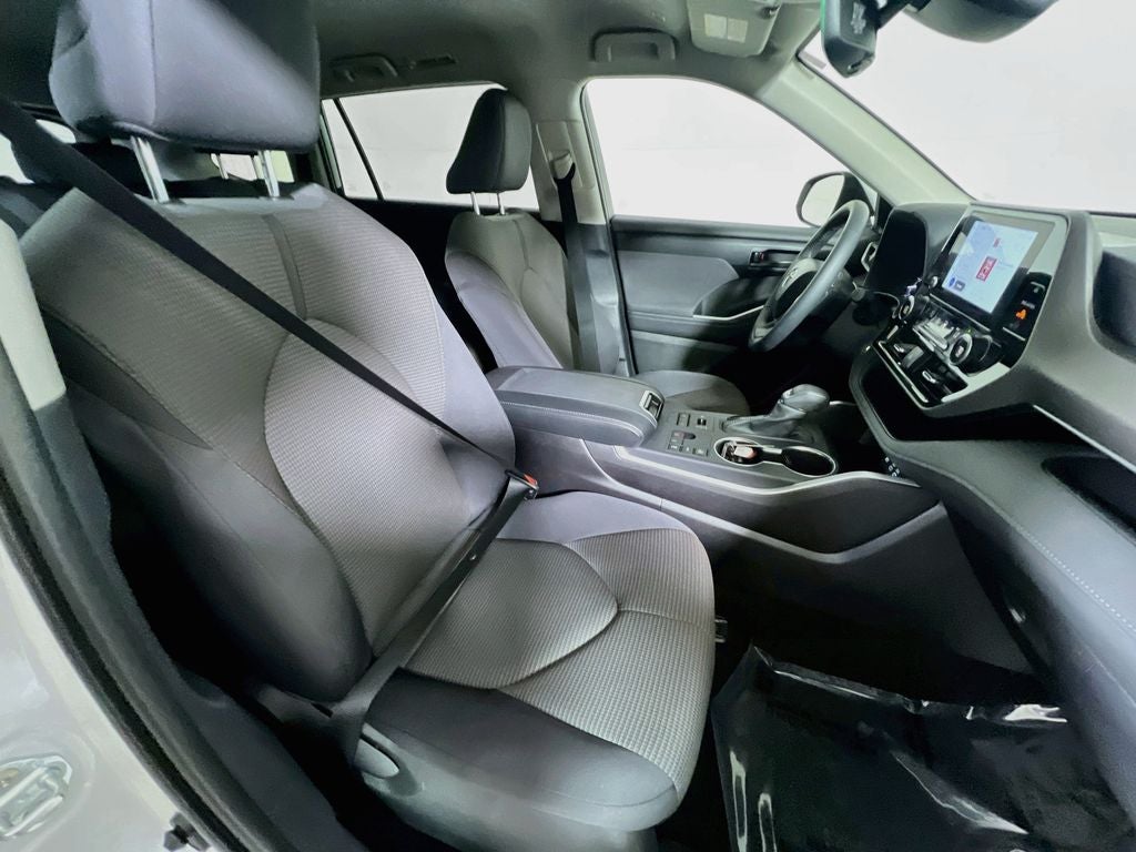 2025 Toyota Highlander LE