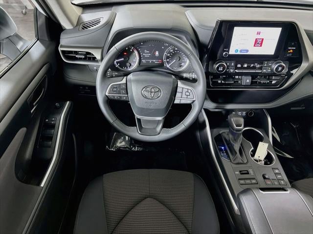 2025 Toyota Highlander LE