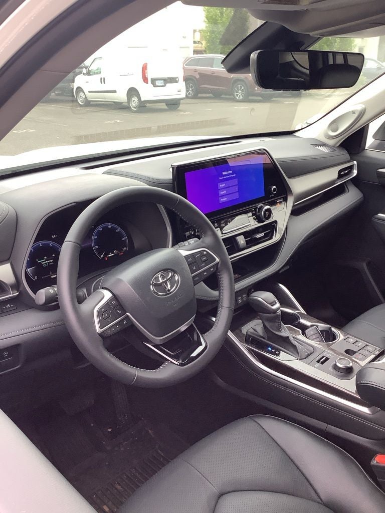2025 Toyota Highlander Limited