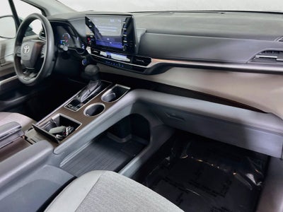 2023 Toyota Sienna LE 8 Passenger