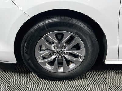 2023 Toyota Sienna LE 8 Passenger