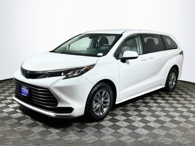 2023 Toyota Sienna LE 8 Passenger