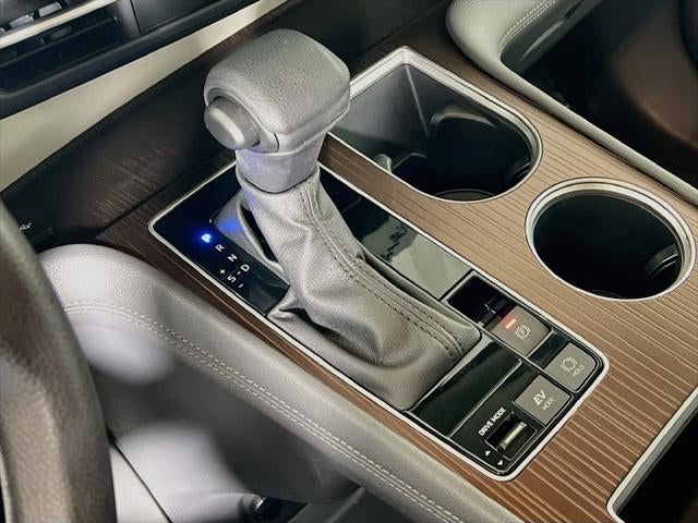 2023 Toyota Sienna LE 8 Passenger