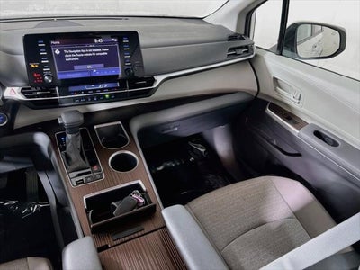 2023 Toyota Sienna LE 8 Passenger