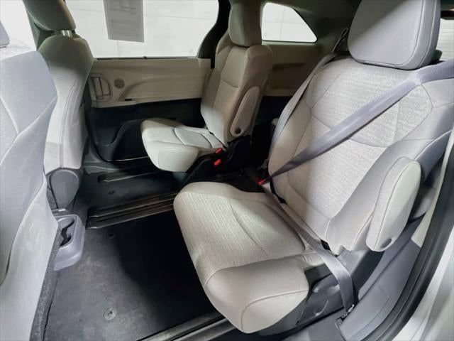 2023 Toyota Sienna LE 8 Passenger