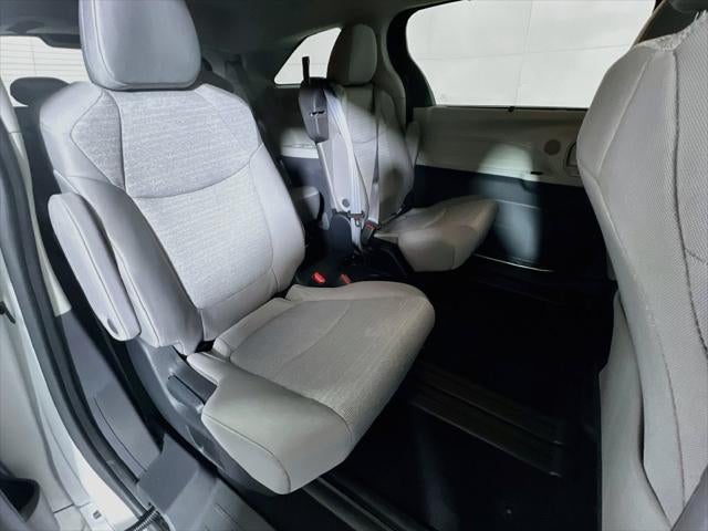2023 Toyota Sienna LE 8 Passenger