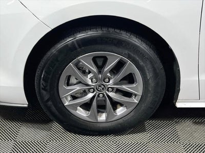 2023 Toyota Sienna LE 8 Passenger