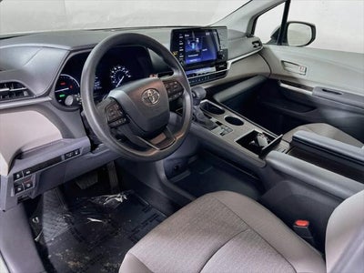 2023 Toyota Sienna LE 8 Passenger