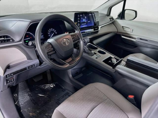 2023 Toyota Sienna LE 8 Passenger