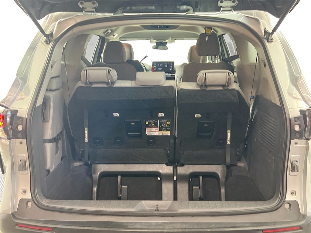 2024 Toyota Sienna LE 8 Passenger