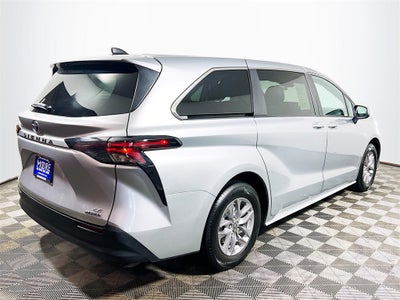 2024 Toyota Sienna LE 8 Passenger