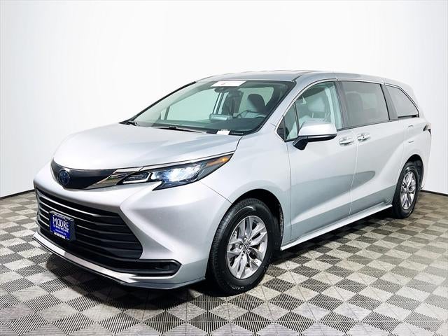 2024 Toyota Sienna LE 8 Passenger