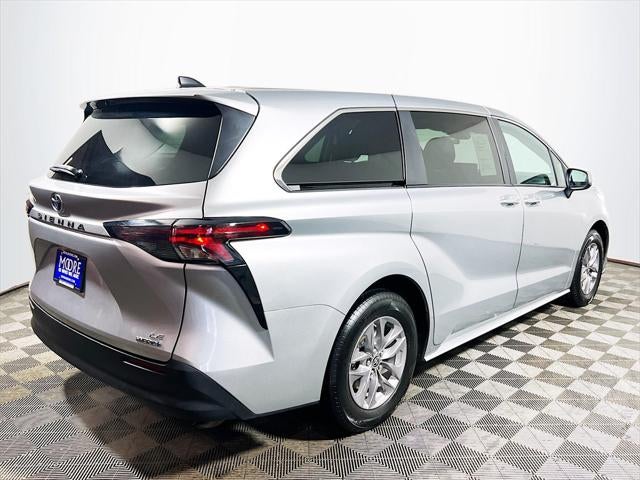 2024 Toyota Sienna LE 8 Passenger