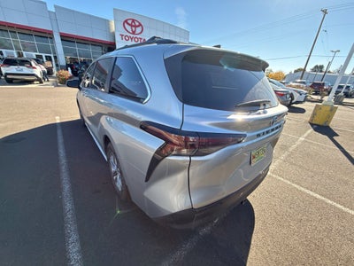 2023 Toyota Sienna LE 8 Passenger