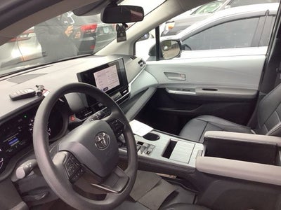 2025 Toyota Sienna LE 8 Passenger