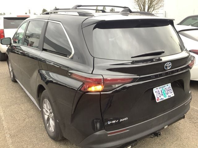 2025 Toyota Sienna LE 8 Passenger