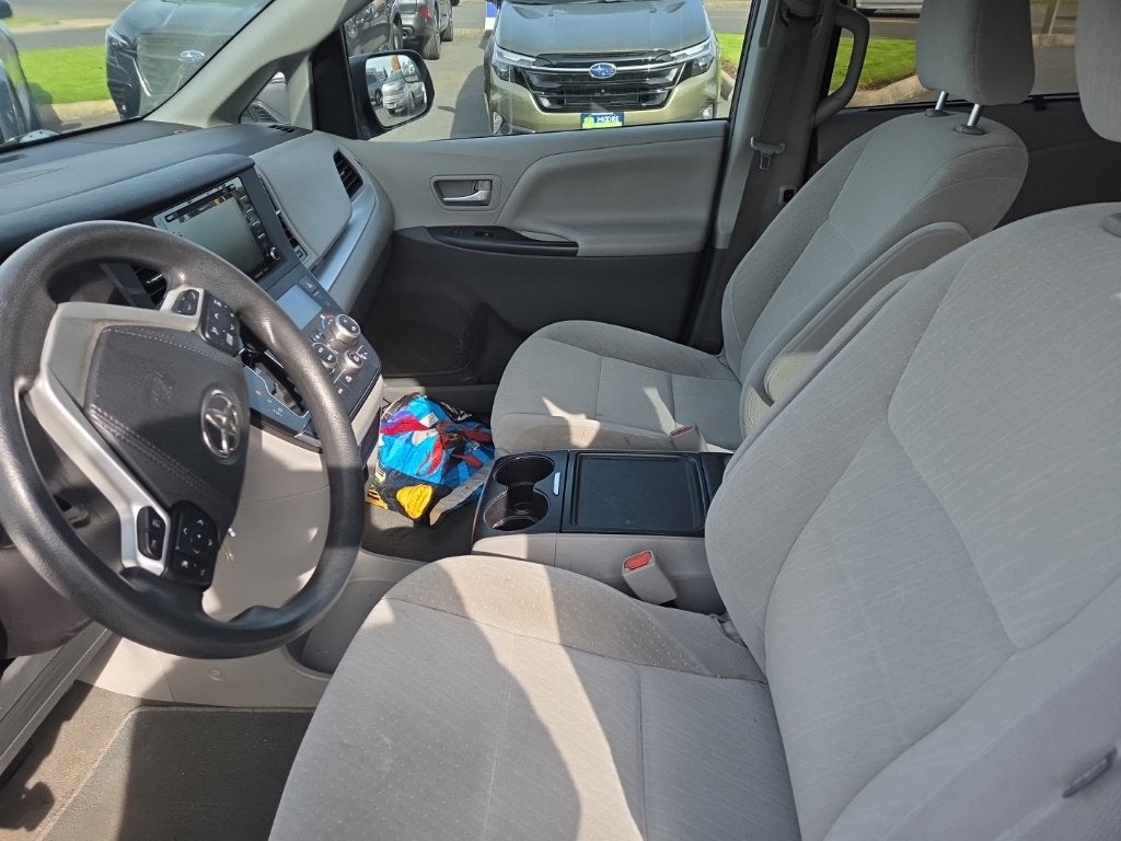2018 Toyota Sienna LE 8 Passenger