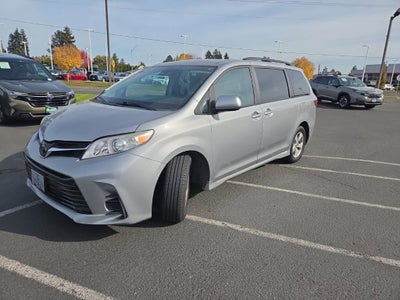 2018 Toyota Sienna LE 8 Passenger