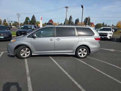 2018 Toyota Sienna LE 8 Passenger