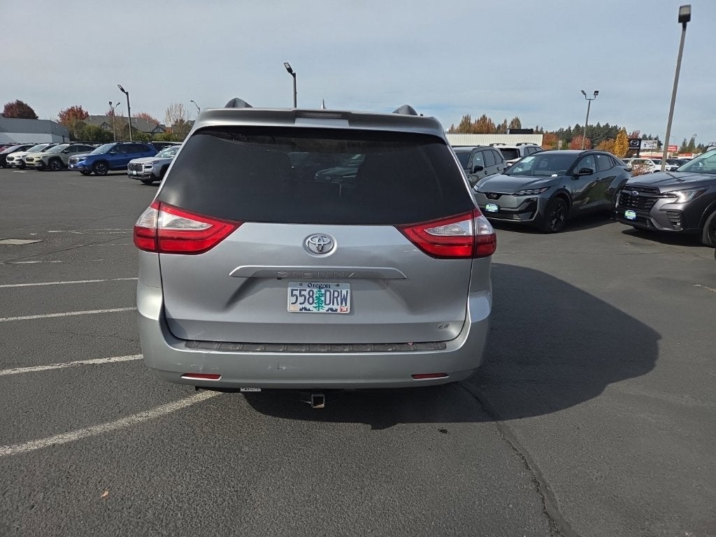2018 Toyota Sienna LE 8 Passenger