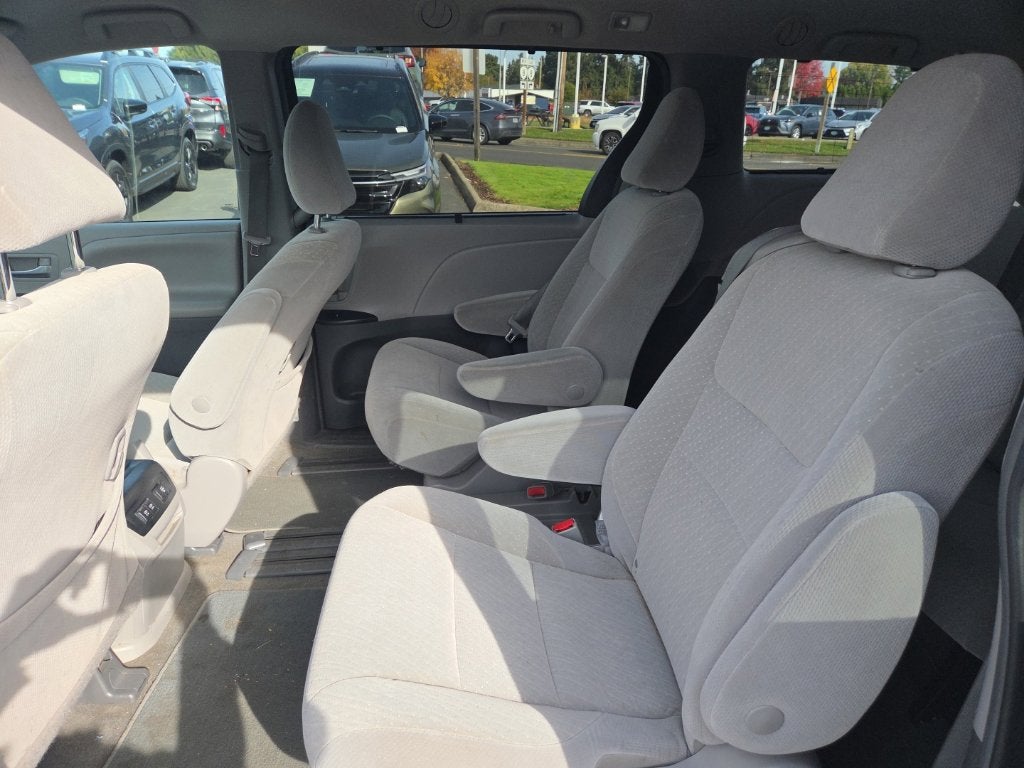 2018 Toyota Sienna LE 8 Passenger