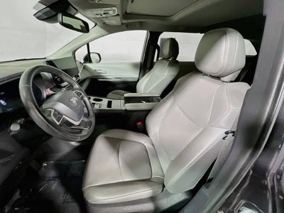 2025 Toyota Sienna XLE 8 Passenger