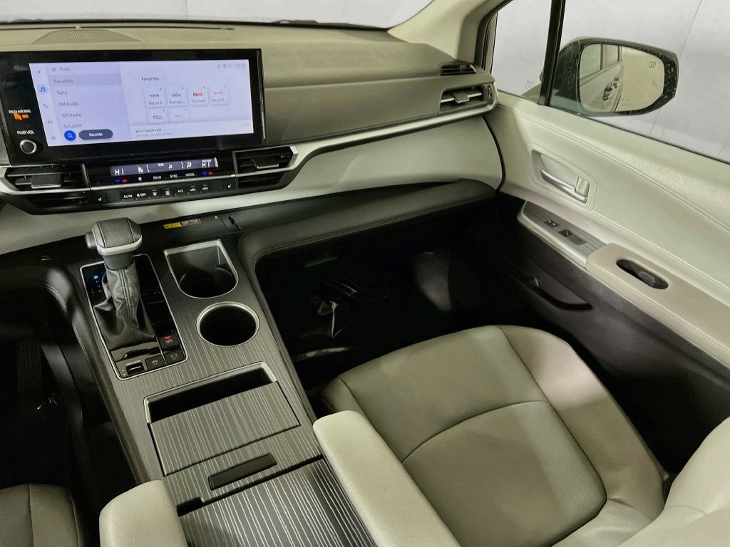 2025 Toyota Sienna XLE 8 Passenger