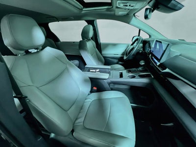 2025 Toyota Sienna XLE 8 Passenger