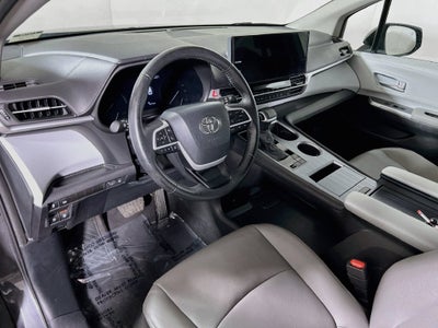 2025 Toyota Sienna XLE 8 Passenger