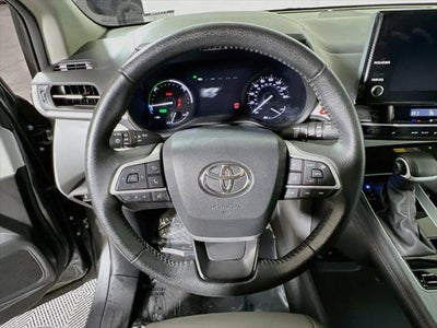 2025 Toyota Sienna XLE 8 Passenger