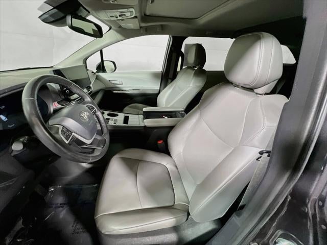 2025 Toyota Sienna XLE 8 Passenger