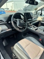 2023 Toyota Sienna XLE 8 Passenger