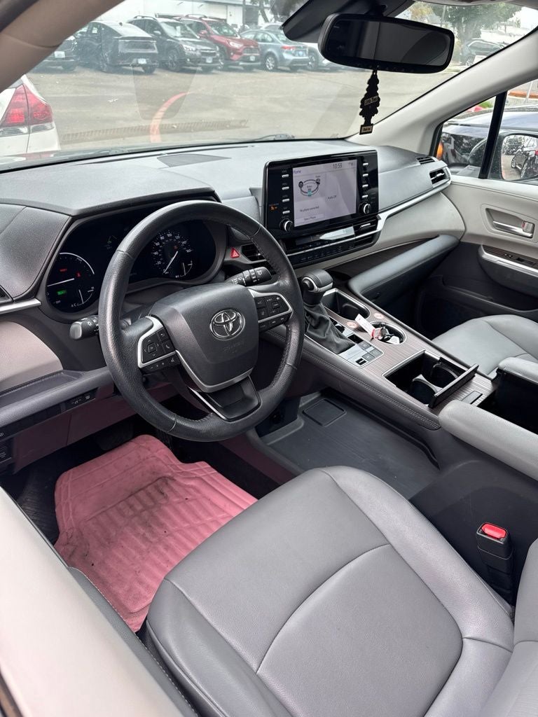 2024 Toyota Sienna XLE 8 Passenger