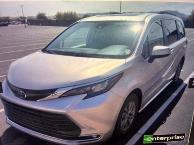 2024 Toyota Sienna XLE 8 Passenger