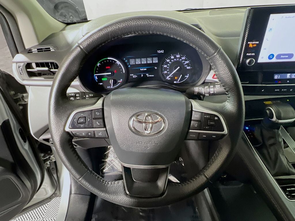 2025 Toyota Sienna XLE 8 Passenger