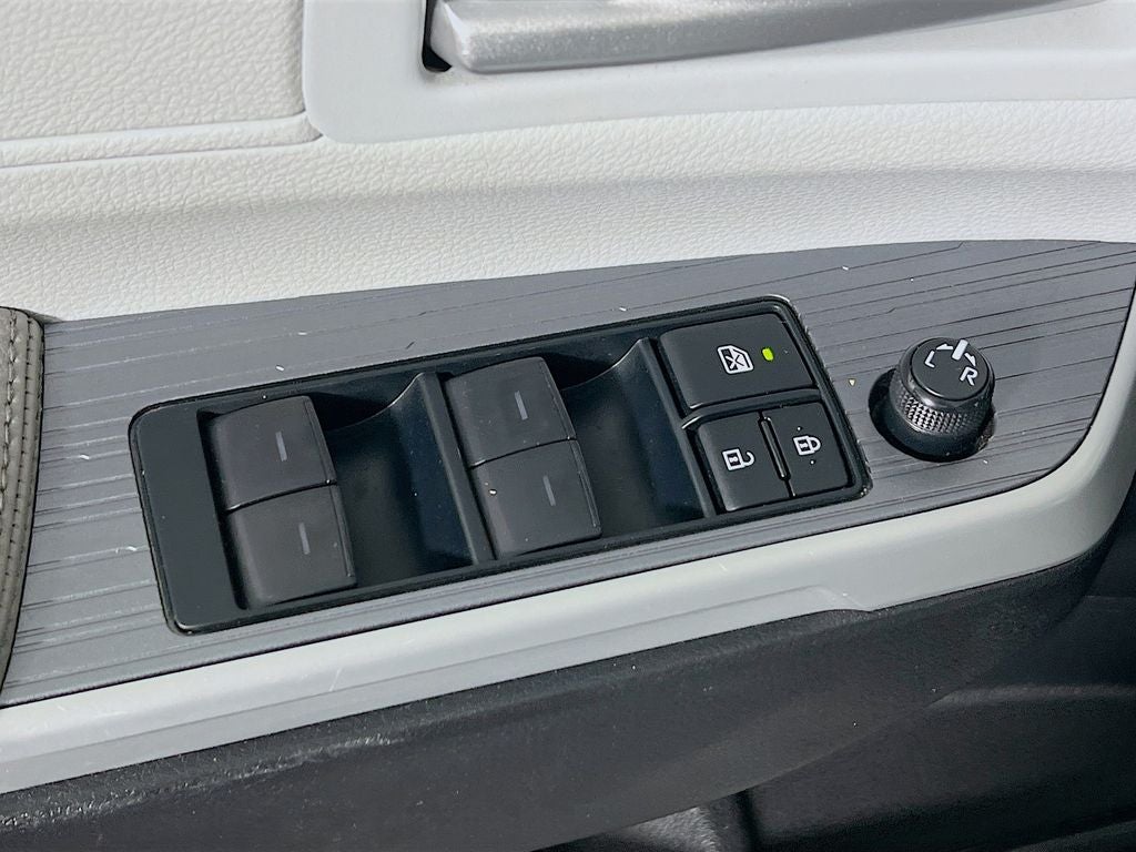 2025 Toyota Sienna XLE 8 Passenger