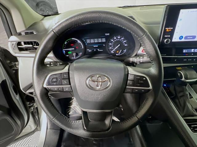 2025 Toyota Sienna XLE 8 Passenger