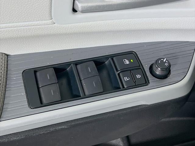 2025 Toyota Sienna XLE 8 Passenger