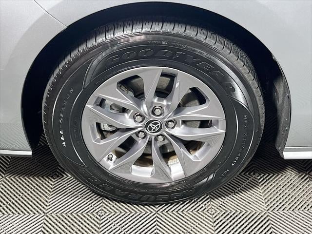 2025 Toyota Sienna XLE 8 Passenger