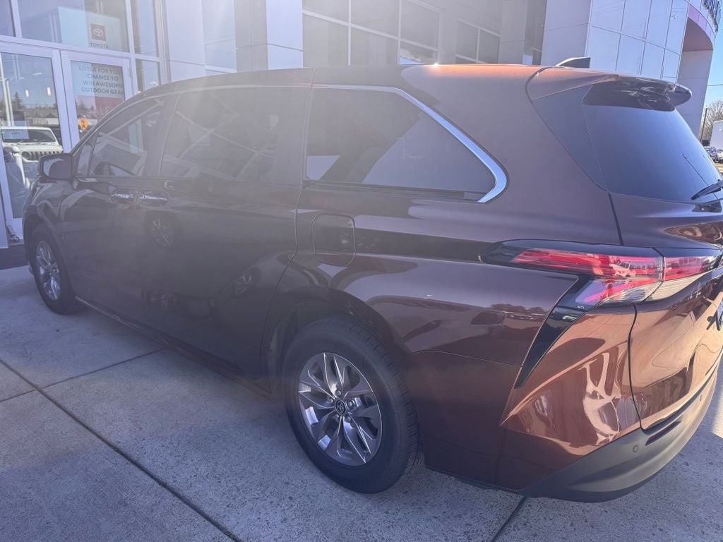 2022 Toyota Sienna XLE