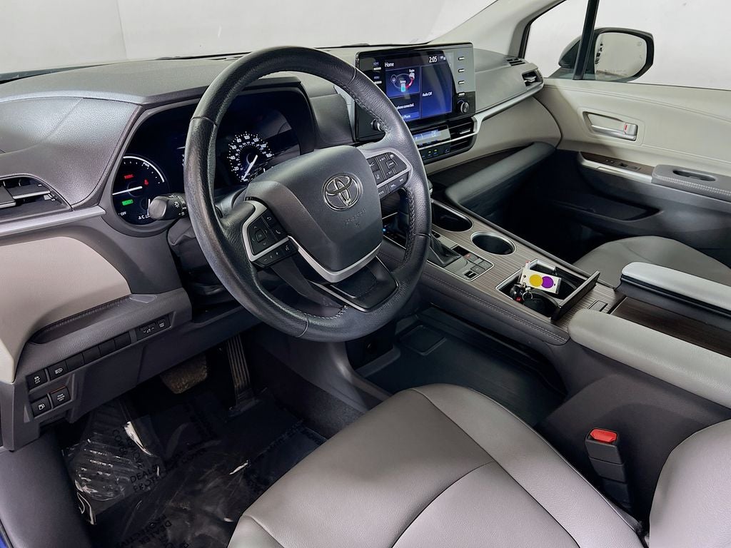 2024 Toyota Sienna XLE 8 Passenger