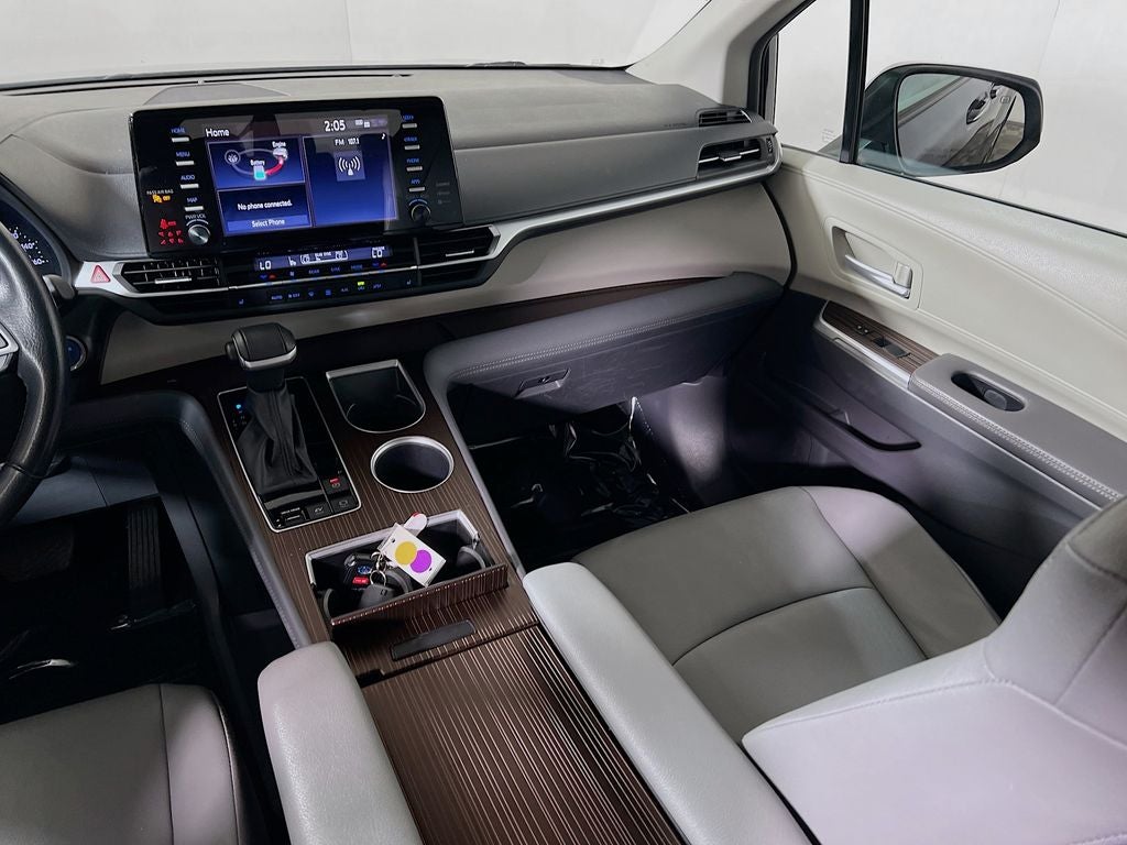 2024 Toyota Sienna XLE 8 Passenger