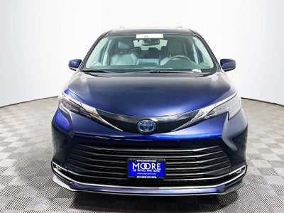 2024 Toyota Sienna XLE 8 Passenger