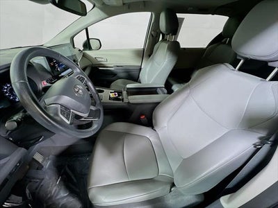 2024 Toyota Sienna XLE 8 Passenger