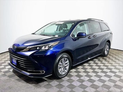 2024 Toyota Sienna XLE 8 Passenger