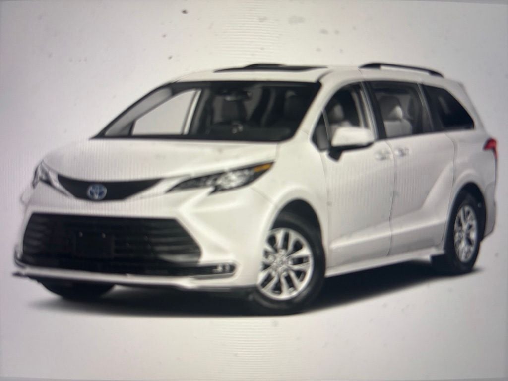 2023 Toyota Sienna XLE 8 Passenger