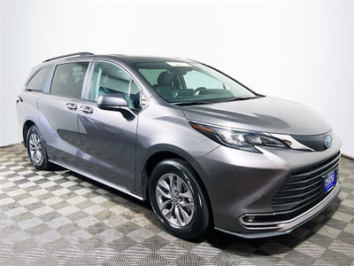2024 Toyota Sienna XLE