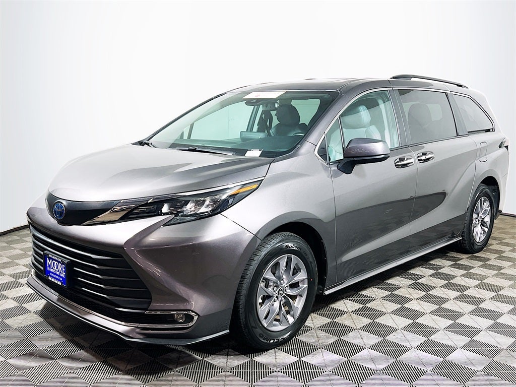 2024 Toyota Sienna XLE