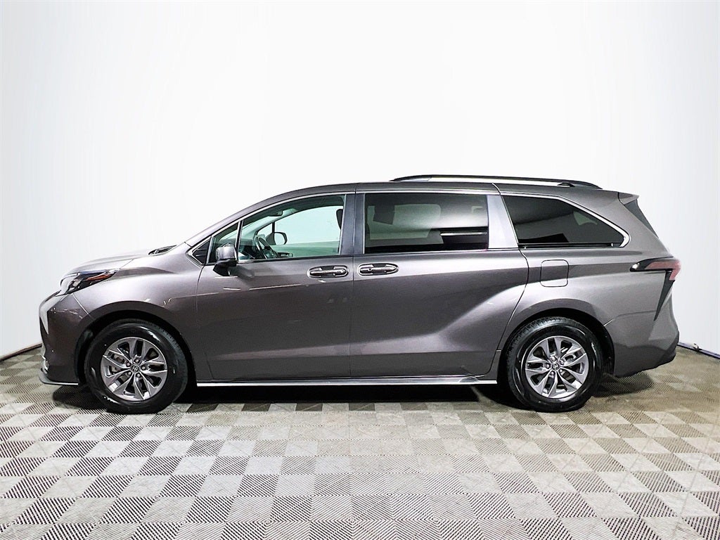 2024 Toyota Sienna XLE