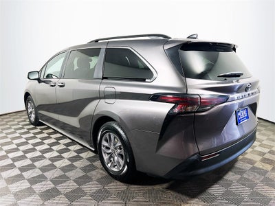 2024 Toyota Sienna XLE